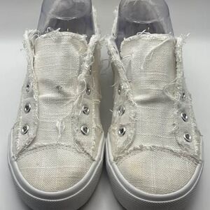 Unbranded White Frayed Canvas Slip-On Sneakers - Size 6